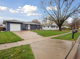 401 Bonita Blvd, Cedar Falls, IA 50613