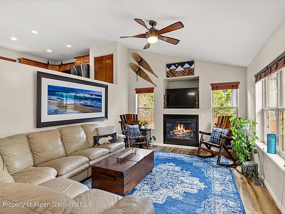 5th image of 4122 Sky Ranch Dr