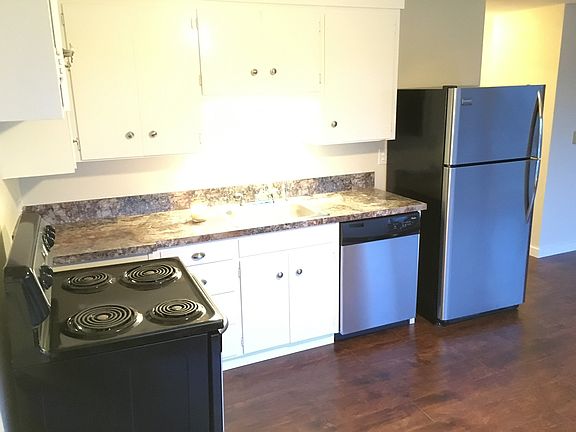5th image of 12832 72nd Ave S #3