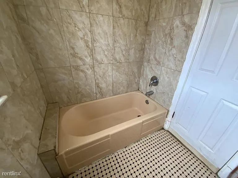 4104 Queensbury Rd #3 — Photo 10