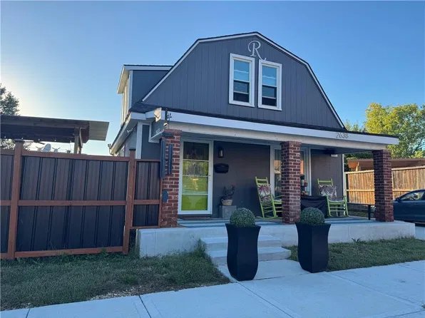 2638 Jarboe St, Kansas City, MO 64108
