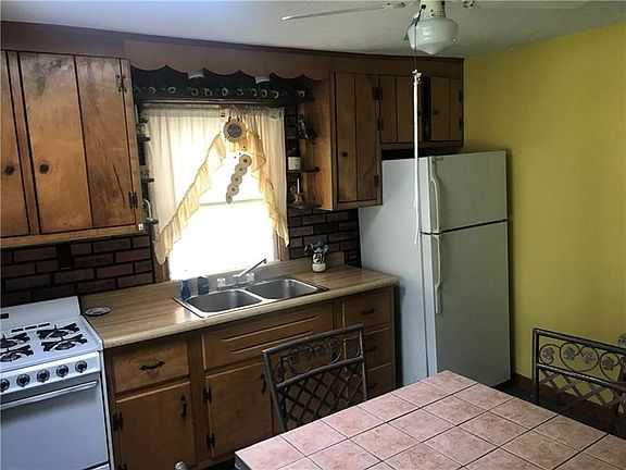 4th image of 12196 Mantor St