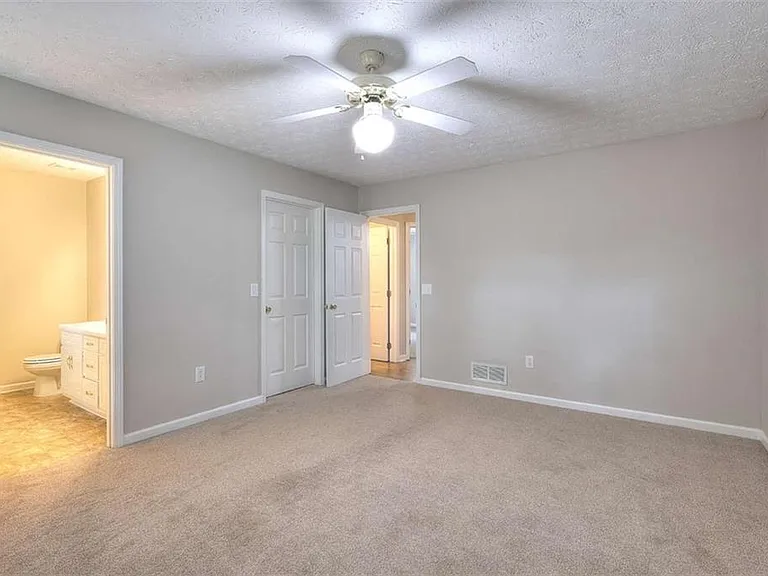 4160 Janel Ln — Photo 16