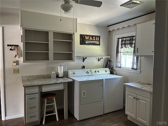 5th image of 628 Ronald St