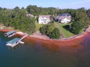 365 Stardust Ln, Seneca, SC 29672