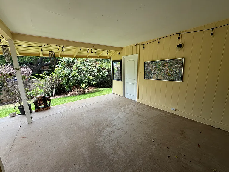 305 Halaki St — Photo 17