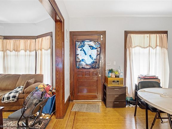 5th image of 10322 Colonial Ave