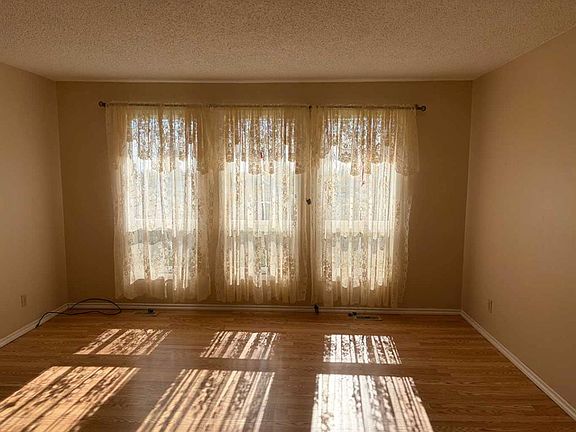 4th image of 11212 S 108th Ave