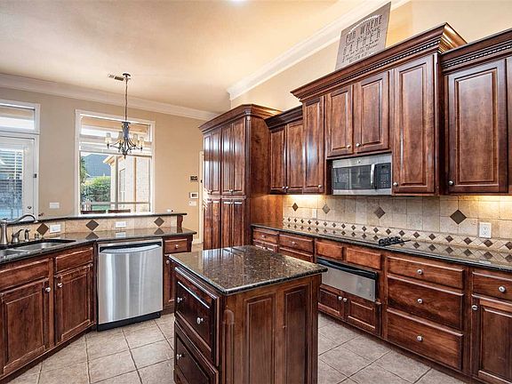 5th image of 3515 Darnell Dr