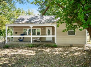 630 Windsor Ave, Aurora, MO 65605
