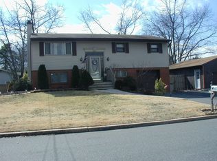 39 Castle Ave, Jackson, NJ 08527