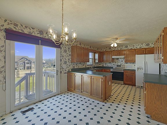 5th image of 223 Saint Pauls Ln