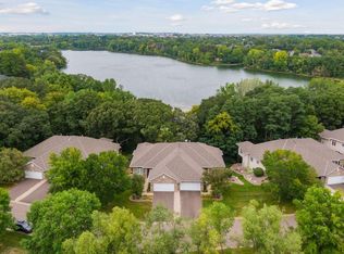 10358 Lancaster Ln, Woodbury, MN 55129