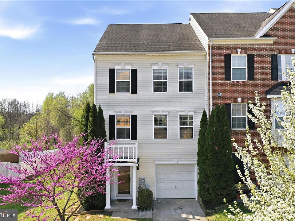 1st image of 152 Raphael Ct