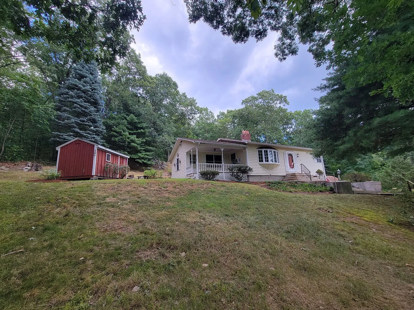 Mendon 2 bedroom Ranch with finished basement — Photo 2