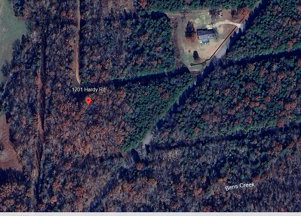 2nd image of 13 Green Briar