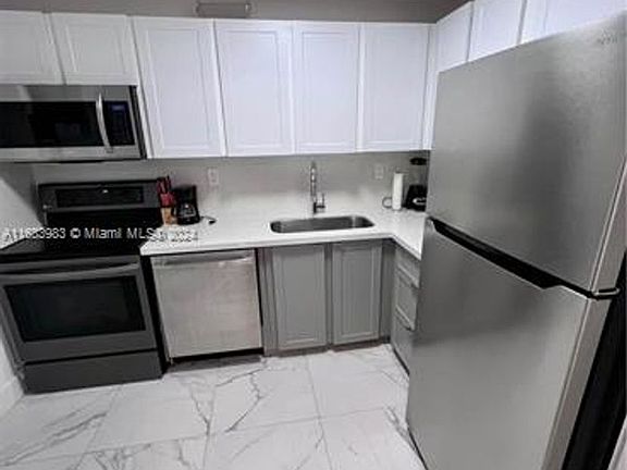 5th image of 1150 Collins Ave #Cu-402