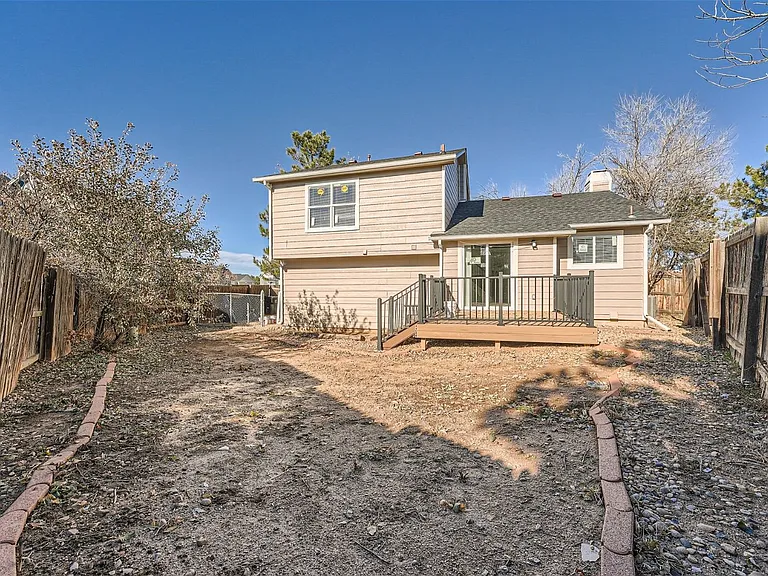 5701 Wagonwheel Trl — Photo 26