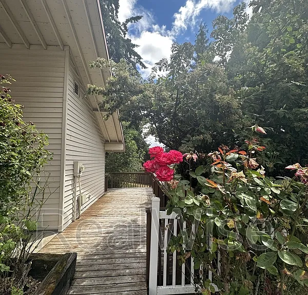 7730 SW Eaker Pl — Photo 48