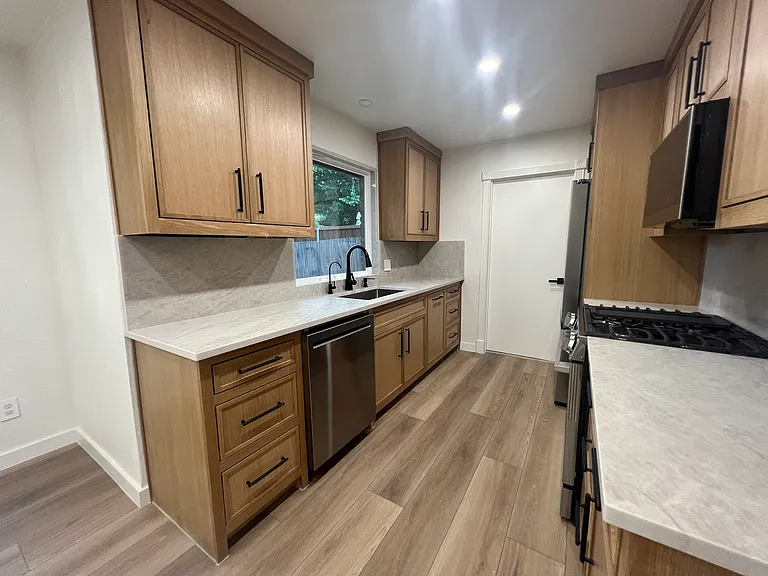 601 N Riverside Dr — Photo 16