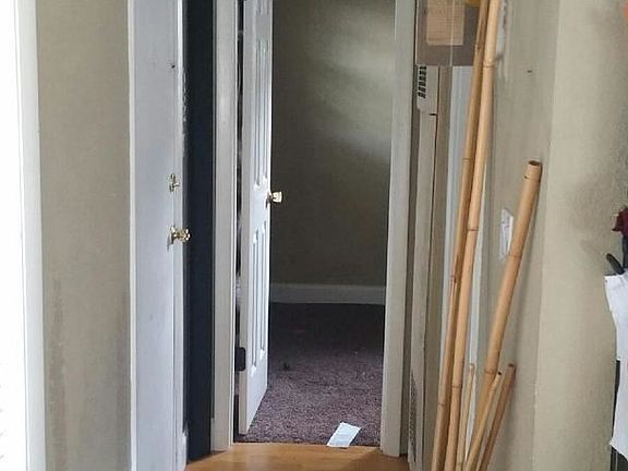 4th image of 1818 Woodward St