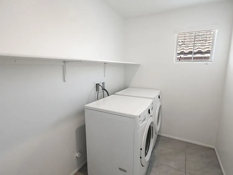 10589 Sariah Skye Ave — Photo 28