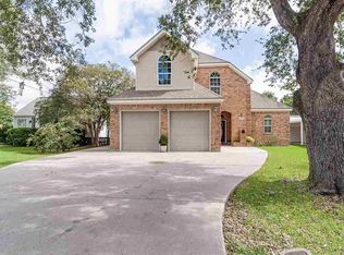 210 Hill Terrace Dr, Nederland, TX 77627