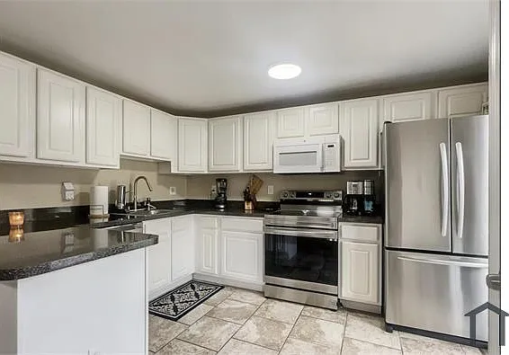 12355 Bonfire Dr — Photo 3