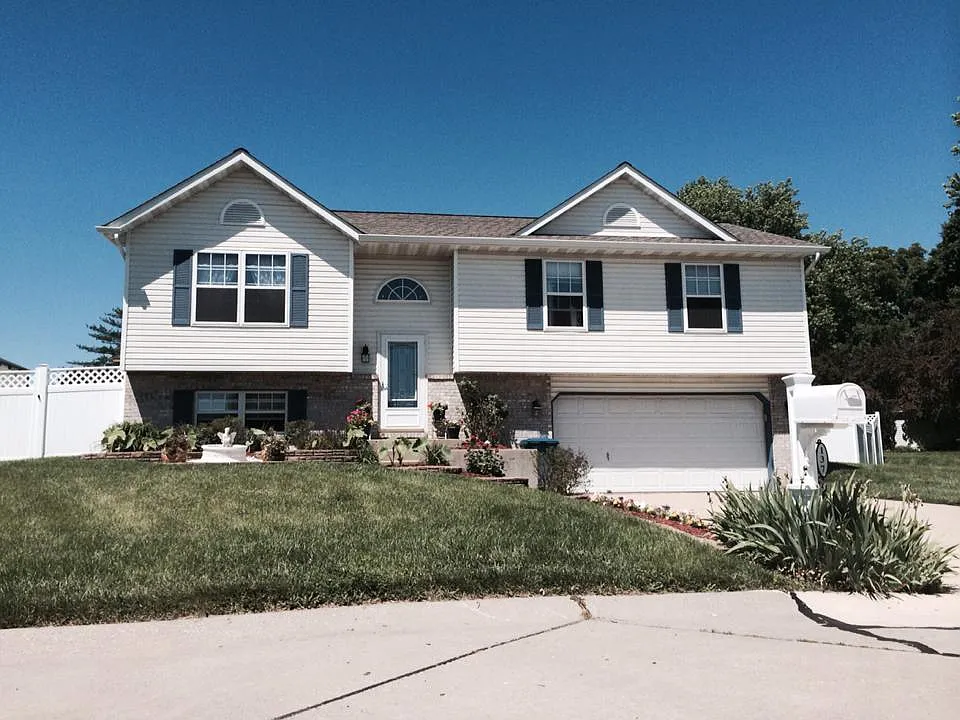 137 Ridge Dr photo 1