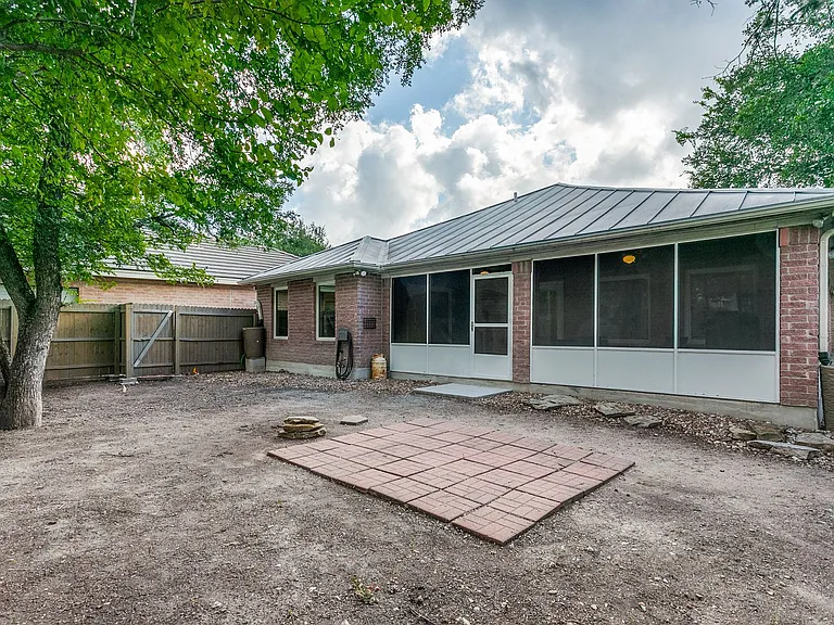 10 Oakwell Farms Pkwy — Photo 23