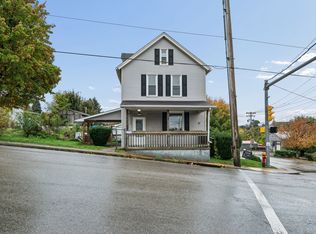 910 Harrison Ave, Jeannette, PA 15644