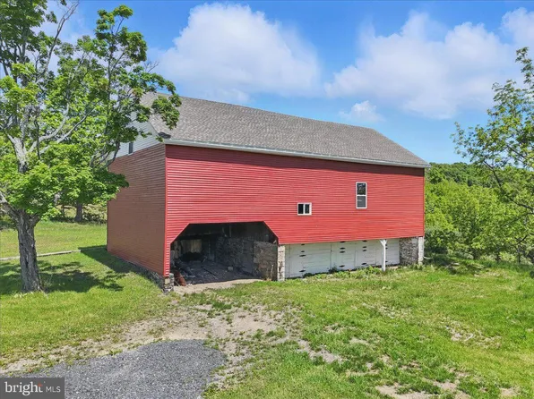 1652 Bonser Rd, Saylorsburg, PA 18353