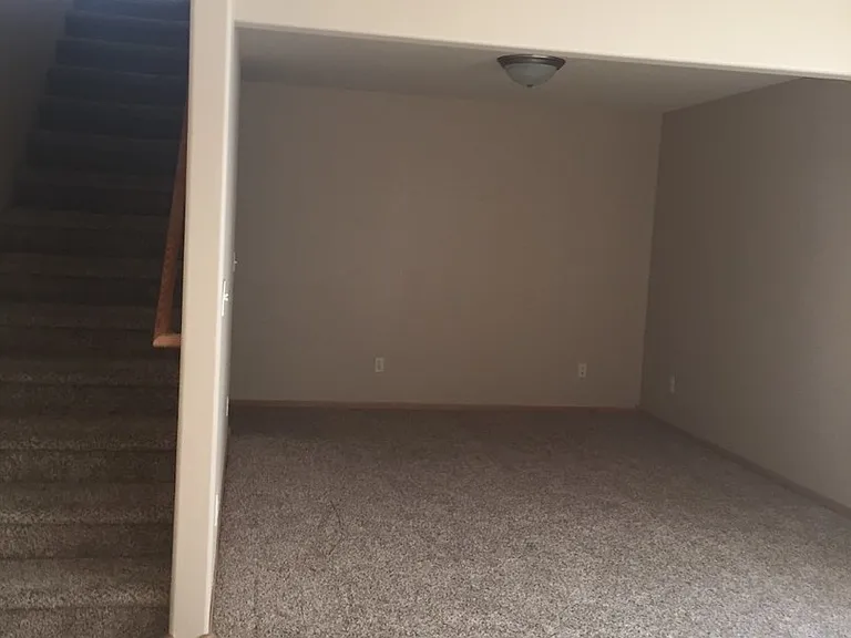 642 Antelope Cir — Photo 4