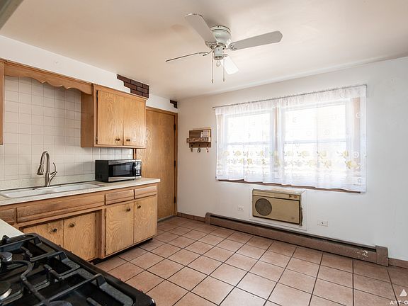 5th image of 5755 W Diversey Ave APT 203