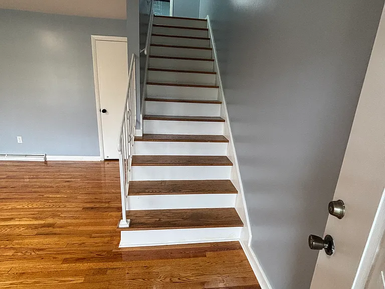 631 Hollywell Ave — Photo 9