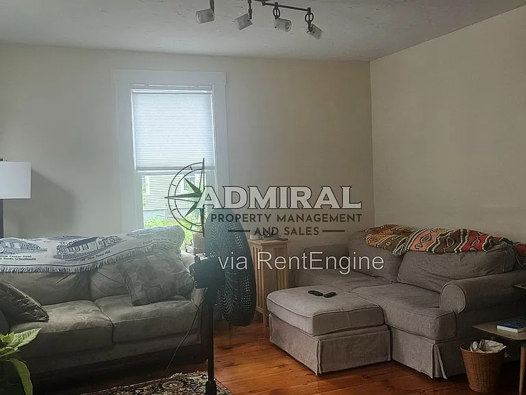 8 Maple St — Photo 3