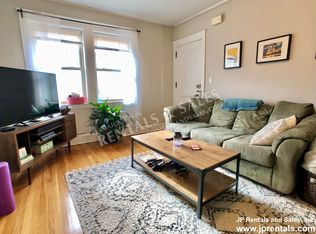 136 Arborway APT 6, Jamaica Plain, MA 02130