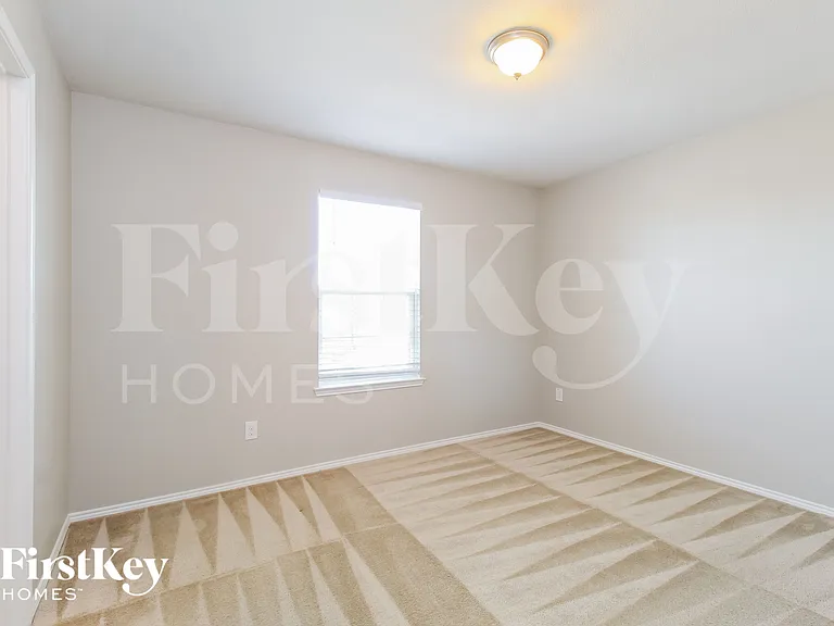 2320 Bernese Ln — Photo 10