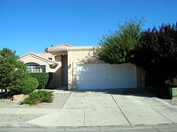 http://www.propertyboss.net/CustomerImages/AMMRE_1205/media/Properties/6519%20Silkwood%20NW/zsmall_6519%20Silkwood.jpg