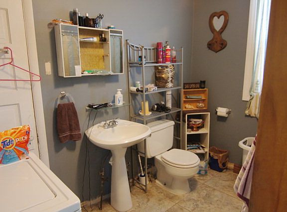 3rd image of 1848 E 73rd S