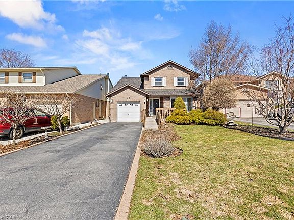 4th image of 23 Ricardo Ct