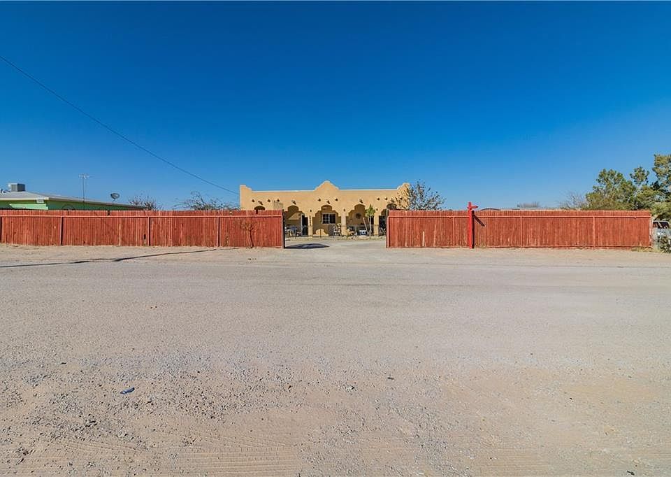 1st image of 14925 Colonia Tierra Dr
