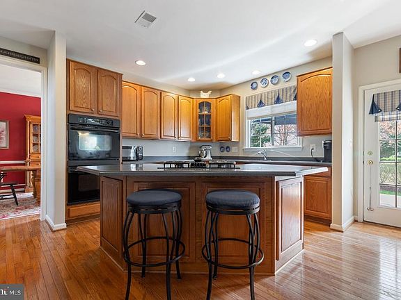 Gourmet Kitchen with Center Island
