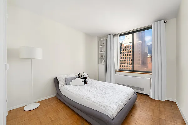 Sold by Douglas Elliman | media 15