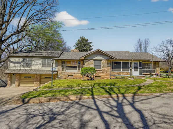 600 Walnut Drive, Neosho, MO 64850