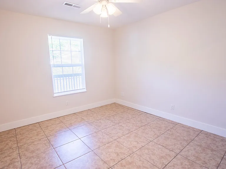 850 N Oakland Ave #6 — Photo 5