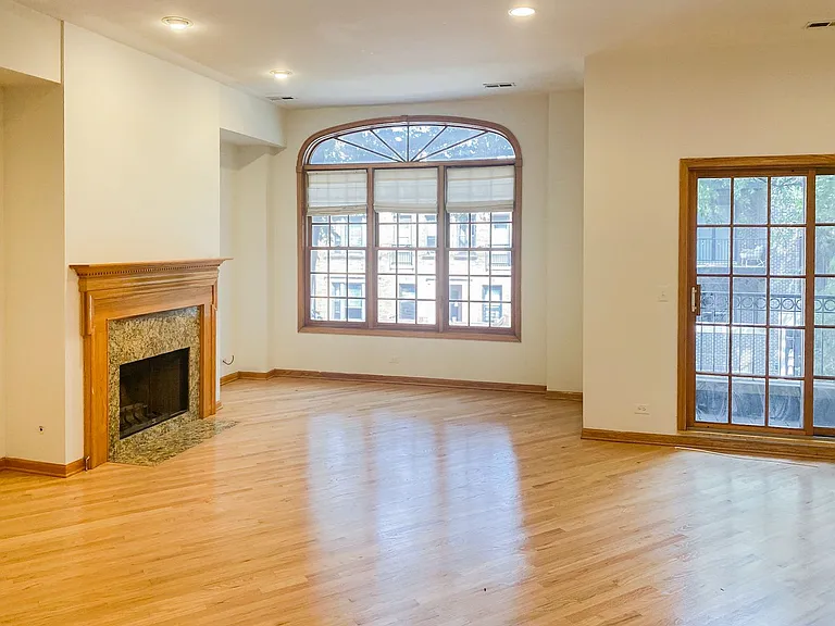 3338 N Sheffield Ave — Photo 7