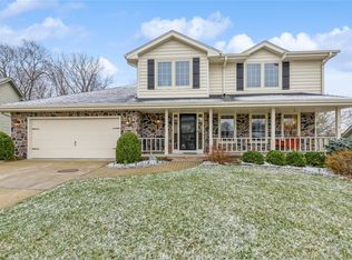 8004 Maple Dr, Urbandale, IA 50322