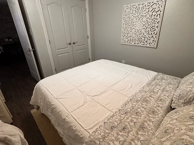 1207 W Gore Blvd #17 — Photo 7