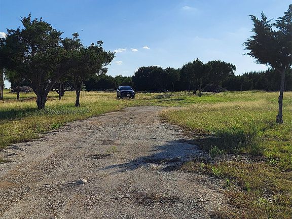 3rd image of 906 County Road 154